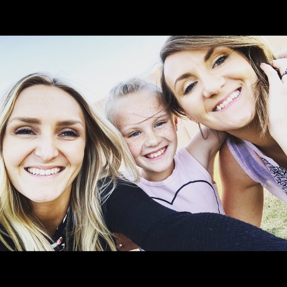 Meet your Posher, Etta - Picture 1 of 1